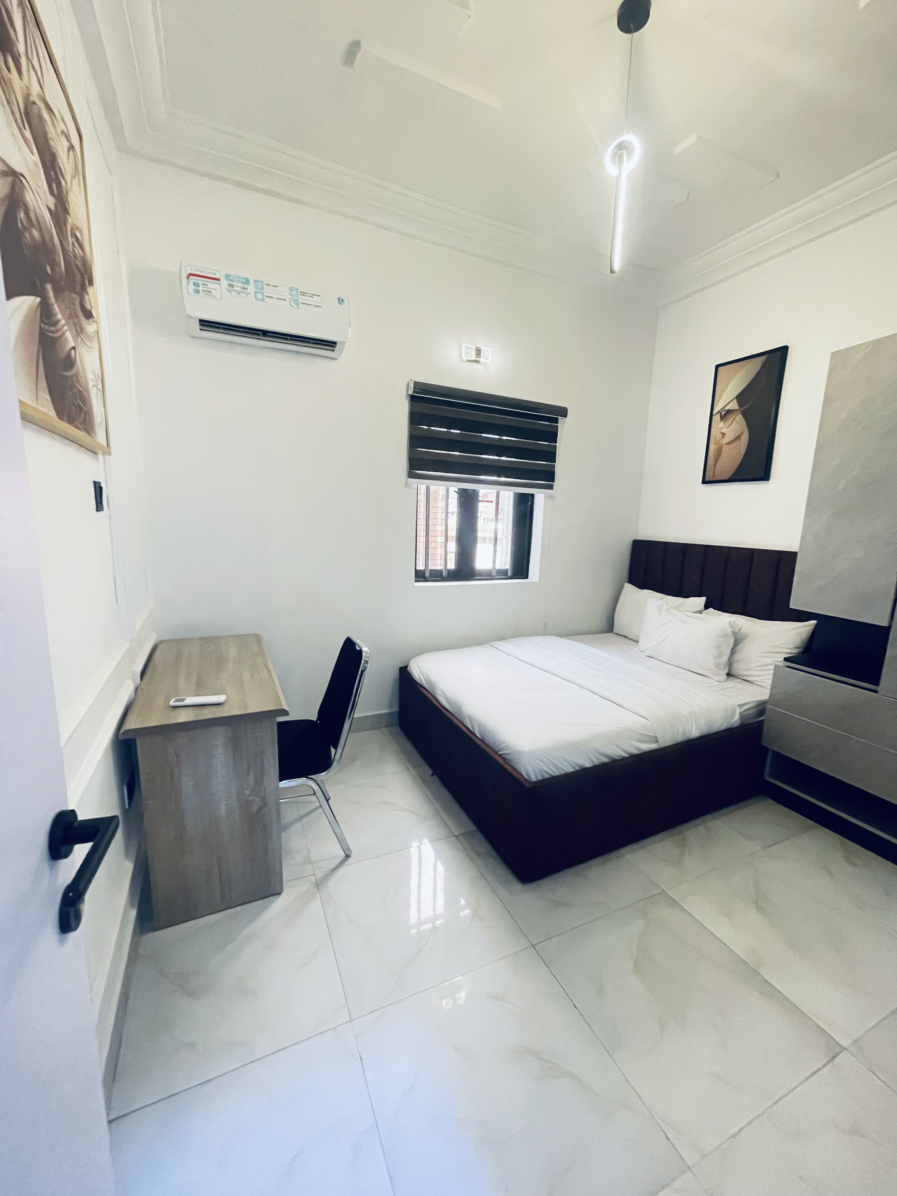 Room Secret Mirage