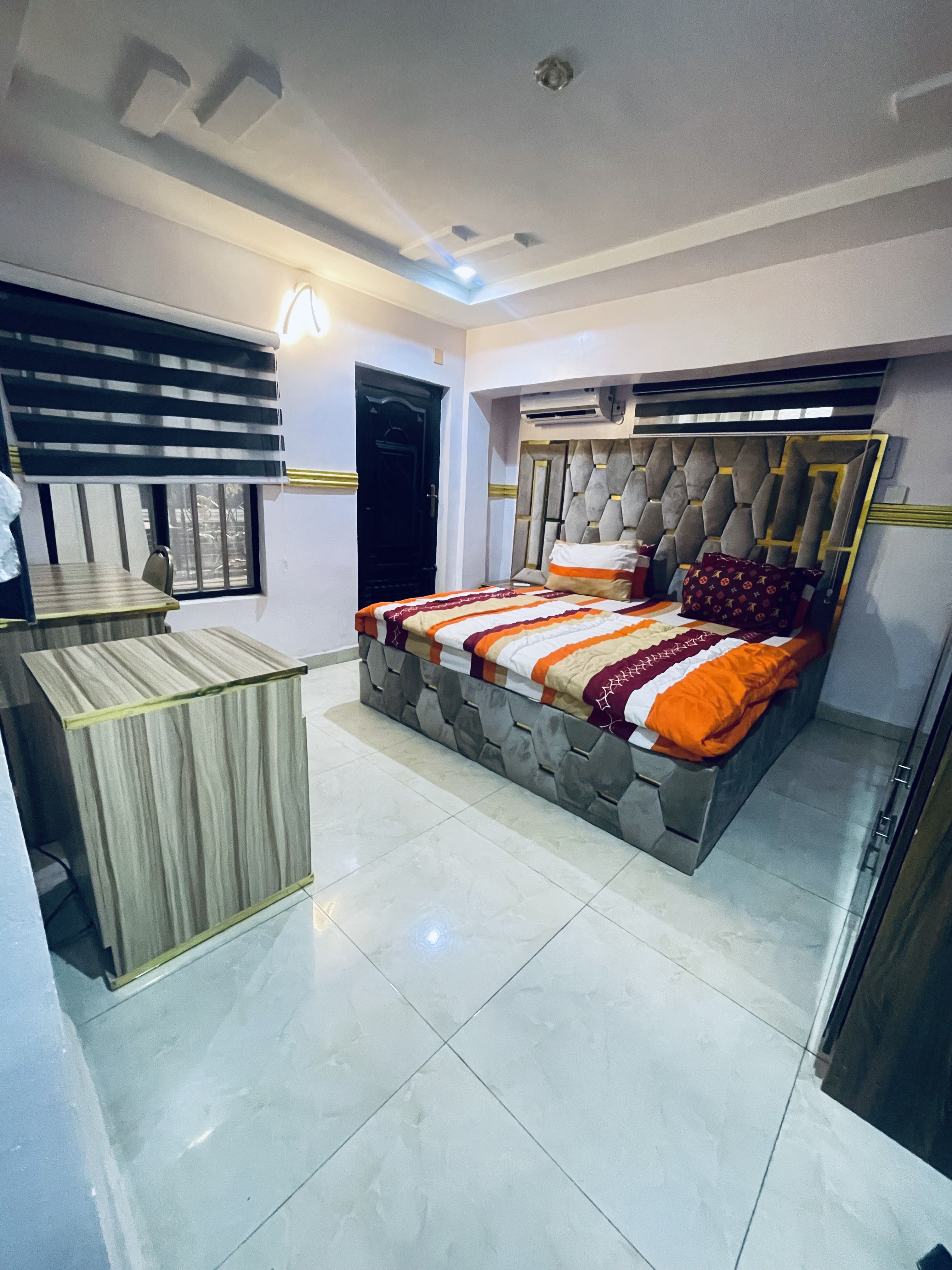 Room Alvarad Experience