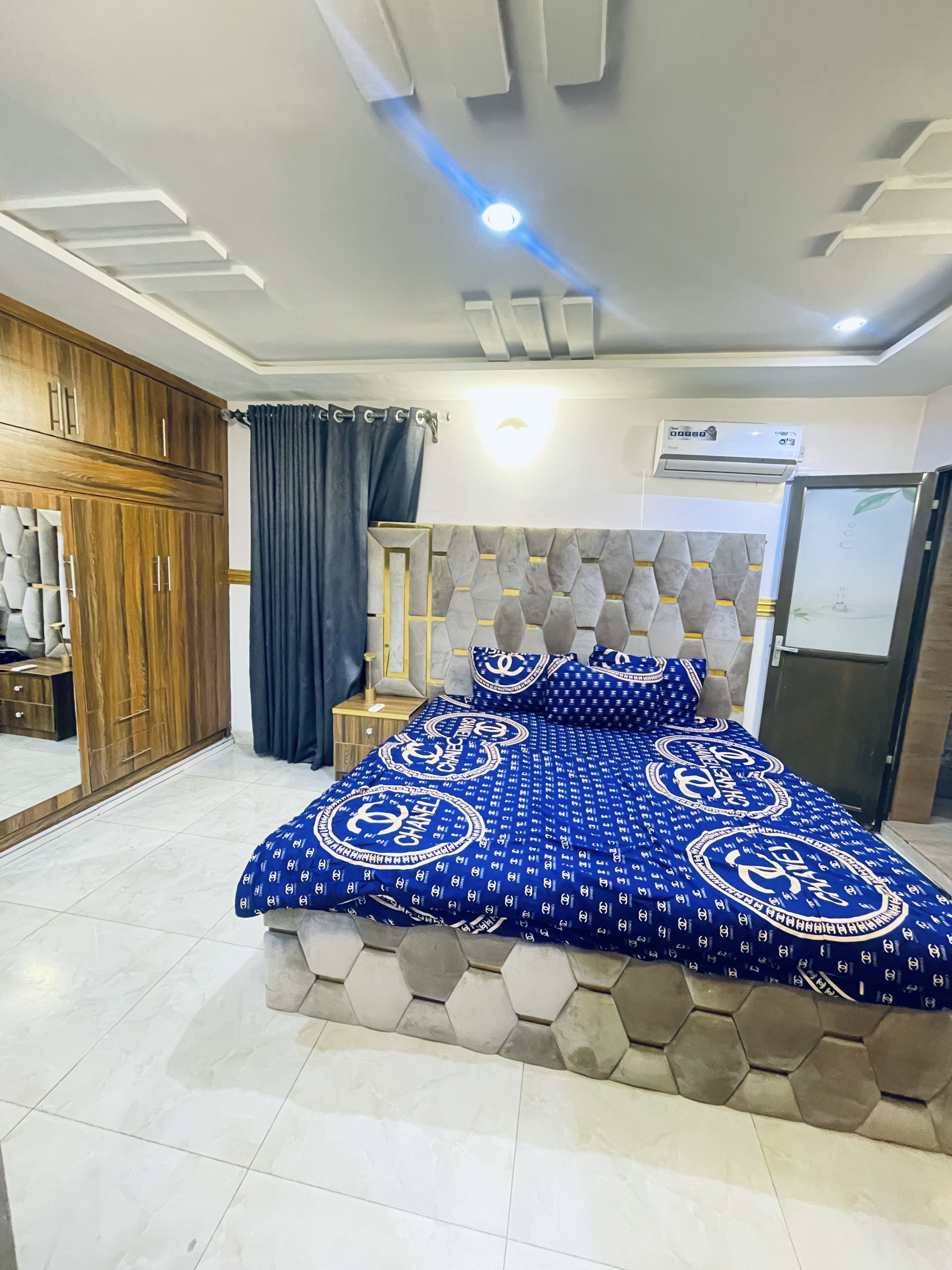 Room Alvarad Experience