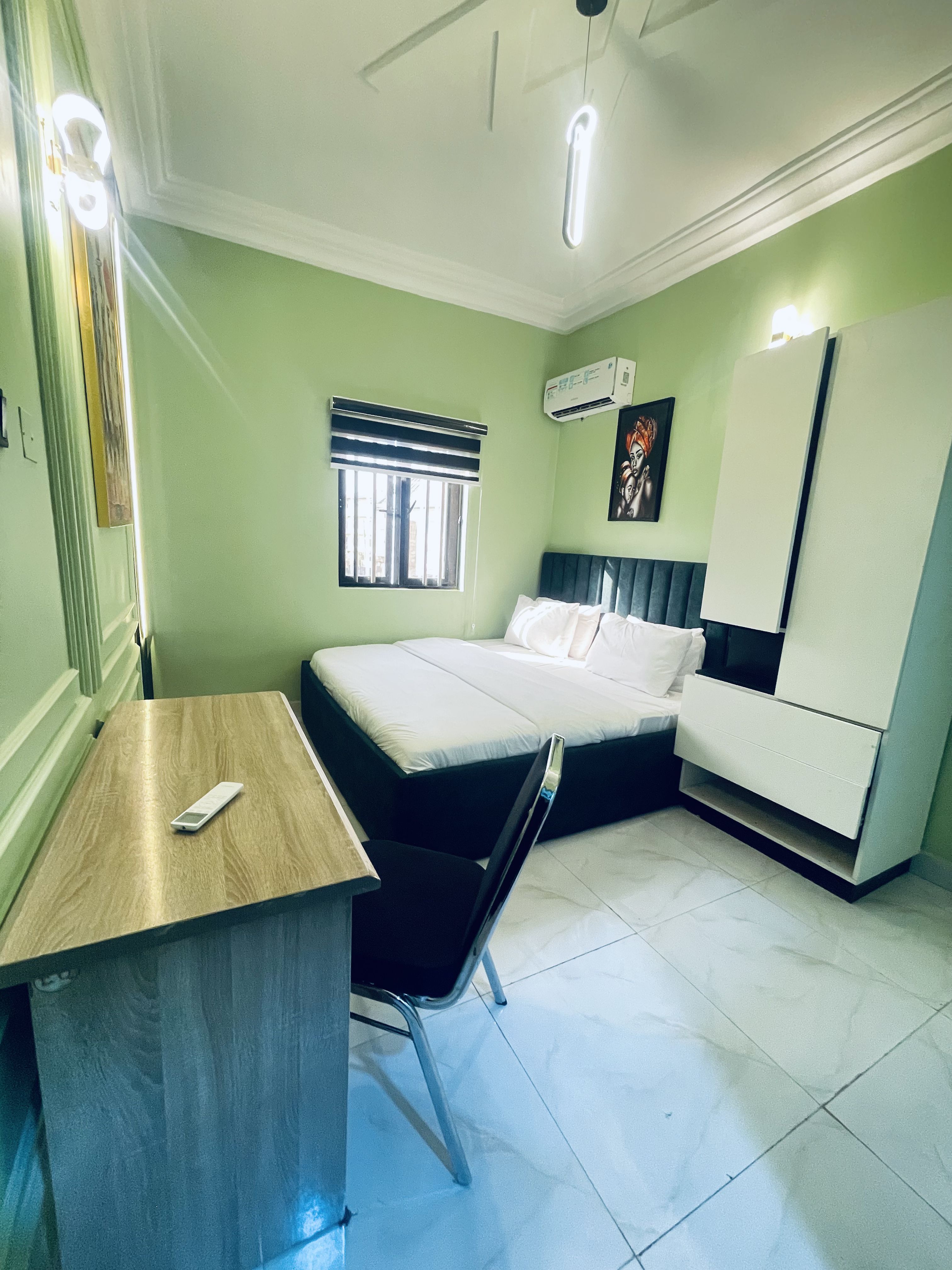 Room Secret Mirage